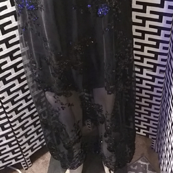 Dress - Picture 4 of 5